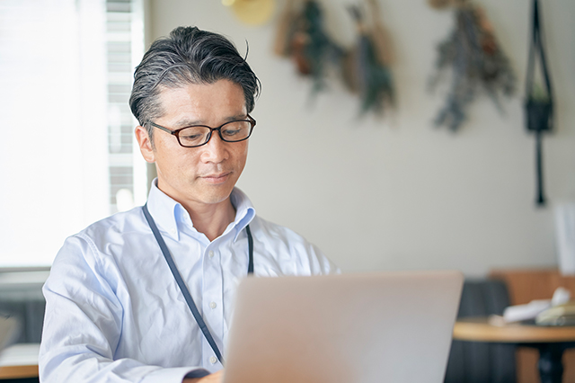 猫背など姿勢の悪化予防