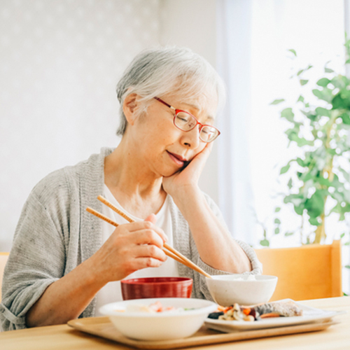 咀嚼疲れからの食事量の減少