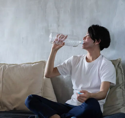 飲酒後の朝は尿漏れしやすい？お酒と尿量と尿漏れの関係